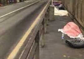 Milano, Servizi sociali e Polizia locale invitano i senza dimora dei tunnel della Centrale a spostarsi in località adeguate