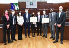 Erica Mosca e Andrea Brambilla vincono la terza edizione di ‘Valutare Premia’ del Consiglio regionale lombardo