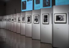 Milano, viaggio-antologia nel bianco e nero del grande fotografo Ferdinando Scianna con una mostra a Palazzo Reale