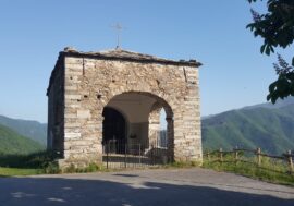 L’antica cappella medievale di San Bernardo di Andagna richiama ancora i turisti in Valle Argentina