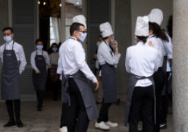 Cena di chiusura dell’anno scolastico dell’Associazione Maestro Martino a Villa Terzaghi sotto la guida di Carlo Cracco