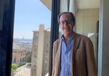 È stata una bellissima esperienza, ma rientro in sanità: Massimo Nicolò vicesindaco di Genova torna a fare il medico e sulla maculopatia ci dice…