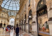 Milano, il Comune apre bandi per Palazzo dei Portici di piazza Duomo e negozio in Galleria Vittorio Emanuele II