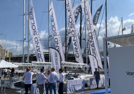Salone Nautico, folla di visitatori lungo le banchine e a bordo delle imbarcazioni e grande ottimismo tra gli operatori
