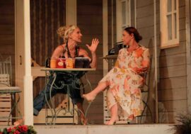 Gaia De Laurentis e Fabrizia Sacchi splendide interpreti di ‘Dove ci sei tu’ al Teatro Martinitt di Milano