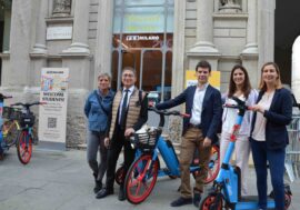 Milano, da oggi visite turistiche guidate in monopattino e bicicletta elettrica