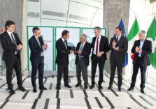 Giacomo Agostini, leggenda del motociclismo mondiale, premiato con la Rosa Camuna da Regione Lombardia