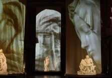 Lo spettacolo de ‘Le Pietà di Michelangelo’ grazie a tre calchi storici in mostra a Milano nella Sala delle Cariatidi
