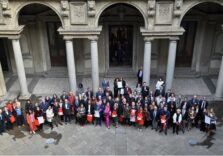 Botteghe storiche milanesi, il Comune premia 35 operatori che hanno dato lustro alla città 