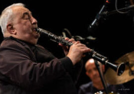 Paolo Tomelleri protagonista al Teatro Bello di Milano con “La storia del jazz”