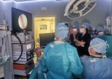 Milano, sofisticato apparecchio chirurgico per operare i feti nell’utero donato dalla Fondazione De Marchi al Policlinico