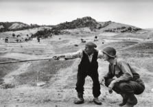 Le foto di Robert Capa che hanno fatto la storia   in mostra al Mudec Photo di Milano