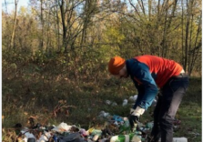 Milano, il bosco della Bovisa ripulito dai rifiuti da volontari, Amsa e associazioni