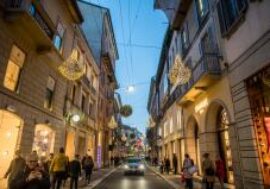 Milano, le vie del Quadrilatero si illuminano per le feste natalizie con MonteNapoleone District