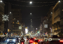Milano, con l’integrazione di pannelli solari accese le luminarie di corso Buenos Aires fino a Porta Venezia