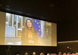 “Quelli dell’Erasmus”, 35 anni del programma tv raccontati in una web serie