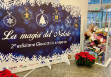 La magia del Natale, a Palazzo Lombardia prosegue l’iniziativa ‘Il giocattolo sospeso’