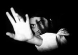 Damiano Grasselli porta in scena ‘La ballata del Vecchio Marinaio’ al Teatro Caverna di Bergamo