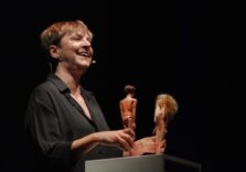 Milano, Debora Villa protagonista al Teatro Lirico Giorgio Gaber con lo spettacolo ‘Gli uomini vengono da Marte, le donne da Venere’