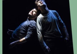 Milano, al Teatro Manzoni Jacopo Maria Bicocchi e Mattia Fabbris cercano di scalare “Un alt(r)o Everest”