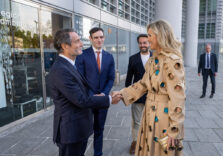Regione Lombardia, il governatore Fontana riceve la regina dei Paesi Bassi Maxima Zorreguieta