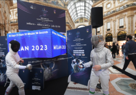 Acceso in Galleria il countdown clock dei “Mondiali Scherma Milano 2023”