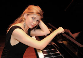 La pianista inglese Cordelia Williams apre a Pesaro ‘WunderKammer Estate 2023’