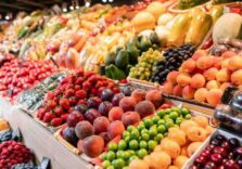 Caldo, rispettare le regole fondamentali: acqua e frutta nostri alleati, consiglia Guido Bertolaso medico e assessore alla Sanità lombarda