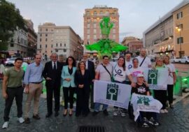 Con l’accensione della Fontana del Tritone di Roma cominciata la “Giornata Nazionale Sla”