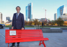 Lombardia World Summit’, una panchina rossa posizionata in piazza Gae Auenti per Giulia e tutte le vittime della violenza