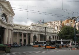 Genova, cronista fermato alla Stazione. Sindacato e Ordine: “Non si può mettere in discussione il diritto di cronaca”