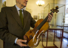 ‘Il Cremonese 1715’ di Antonio Stradivari protagonista a Parigi
