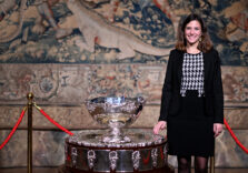 Inizia da Milano il Trophy Tour della Coppa Davis: da oggi esposta nella Sala degli Arazzi di Palazzo Marino
