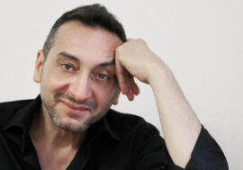 Corrado d’Elia racconta Mozart al Teatro Litta di Milano con lo spettacolo Amadeus