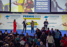 “Premio Costruiamo il Futuro”, distribuiti 96mila euro alle associazioni impegnate nel sociale e nello sport delle province di Lecco e Monza. Al Bano ospite speciale