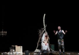 Milano, al Teatro Leonardo Andrea Robbiano e Flavia Marchionni ripropongono i Promessi Sposi con “Questo…non s’ha da fare”