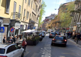 Milano, shopping natalizio in via Piero della Francesca con apertura degli esercizi commerciali fino alle 21.30