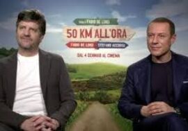Milano, Fabio De Luigi e Stefano Accorsi incontrano il pubblico presente in sala all’Uci Bicocca prima della proiezione di “50 Km all’ora”