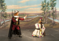 Milano, all’Atelier Carlo Colla le marionette raccontano “La storia della Principessa Pocahontas”