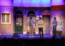 Milano, al Teatro San Babila il dilemma di tre amici: “Parto o non parto”