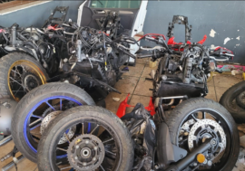 Milano, la Polizia locale recupera moto rubate in campo nomadi di via Bonfadini