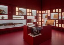 Milano, al Mudec la mostra “Exposure. Arte, culture, moda dentro e fuori la vetrina”