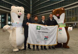 Tina e Milo, mascotte dell’Olimpiade Milano Cortina 2026, presentati a Palazzo Lombardia