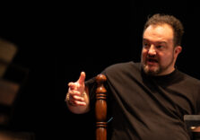 Milano, al Teatro Litta Massimiliano Cividati interpreta “Papaveri rossi” che racconta la battaglia di Montecassino