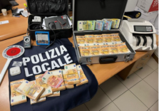 Milano, scoperta dalla Polizia locale a Chinatown organizzazione che favoriva ‘patenti facili’ facendosi pagare da 3 a 5mila euro