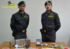Per detenzione e spaccio di droga arrestate due persone dalla Guardia di Finanza di Savona