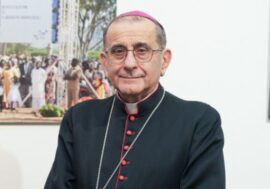 Milano, l’arcivescovo Delpini presiede in Duomo la veglia missionaria e la Redditio Symboli