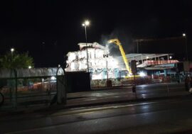 Cominciato l’abbattimento della vecchia stazione ferroviaria di Sesto San Giovanni