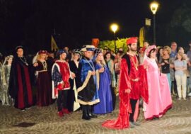 Il Medioevo rivive a Motta Sant’Anastasia con la festa nelle vie del borgo normanno
