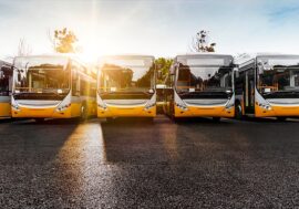 Aumentano le immatricolazioni di autobus elettrici e autocarri ibridi: Milano prima in Lombardia